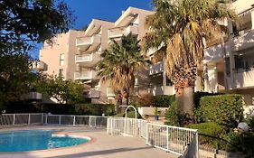 Superbe Appartement Avec Piscine Au Bord De La Mer